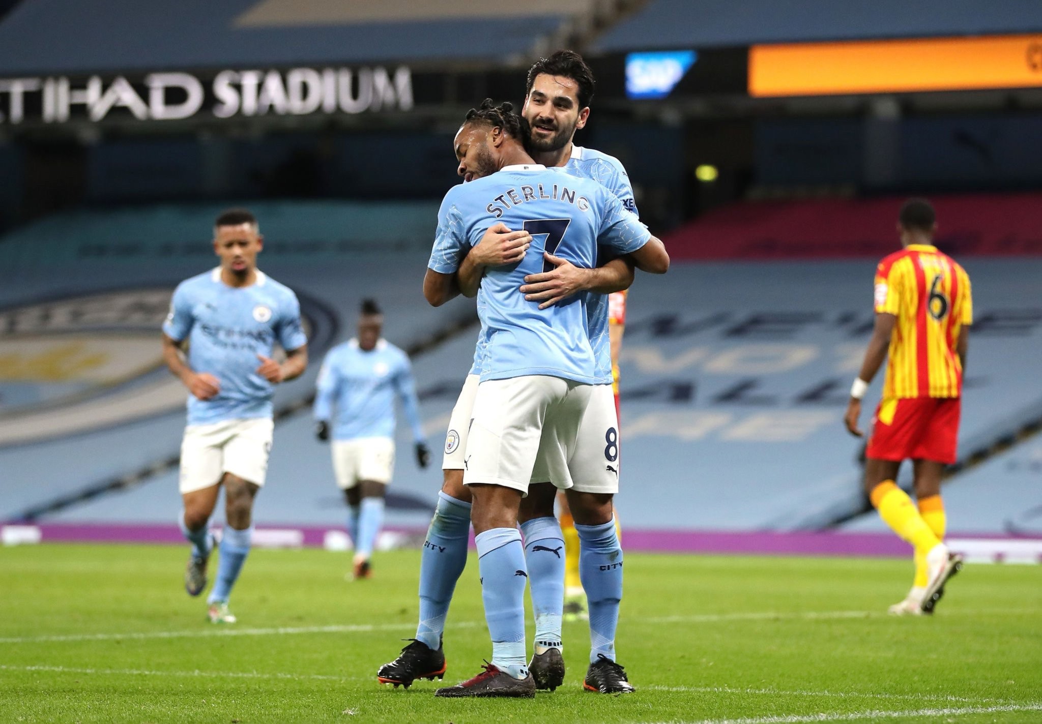 的严密防守 的严密防守